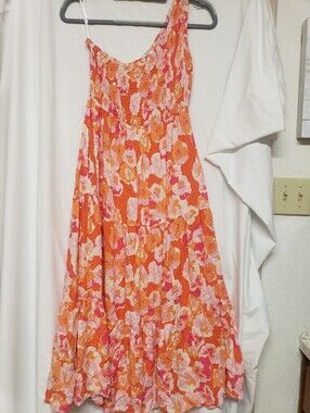 Resort Wear One Shoulder Flowy tiered Floral Maxi Dress Smocked Bodice Size 10